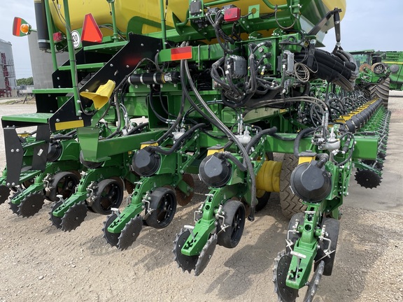 2023 John Deere DB120 Planter