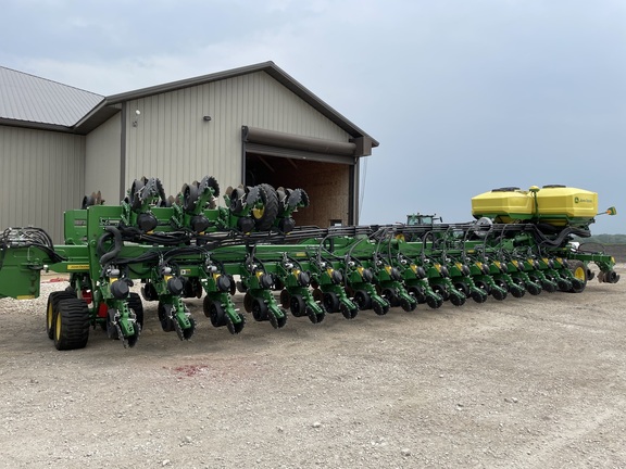 2023 John Deere DB120 Planter