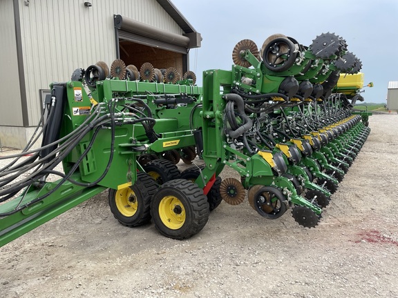 2023 John Deere DB120 Planter