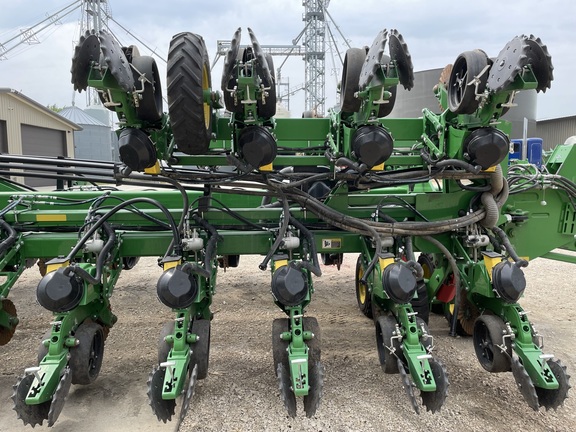 2023 John Deere DB120 Planter