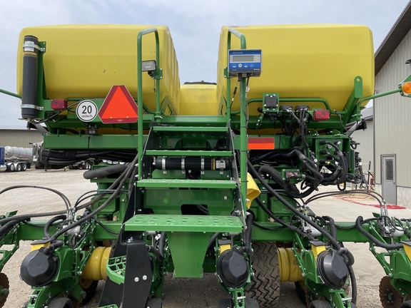 2023 John Deere DB120 Planter