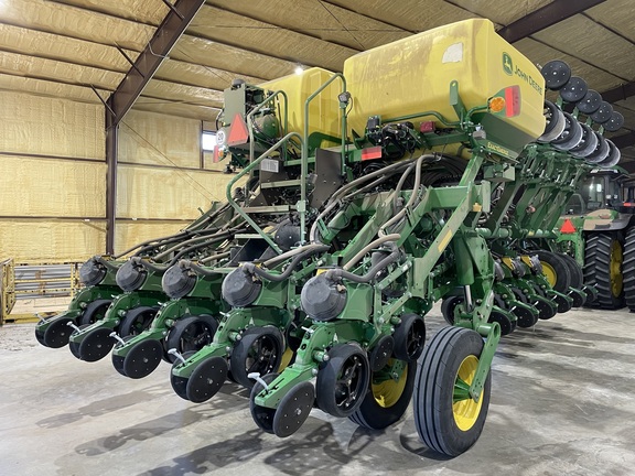 2023 John Deere 1795 Planter