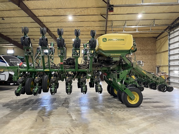 2023 John Deere 1795 Planter