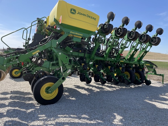 2023 John Deere 1795 Planter