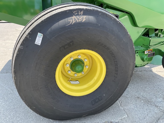 2023 John Deere 560M Baler/Round