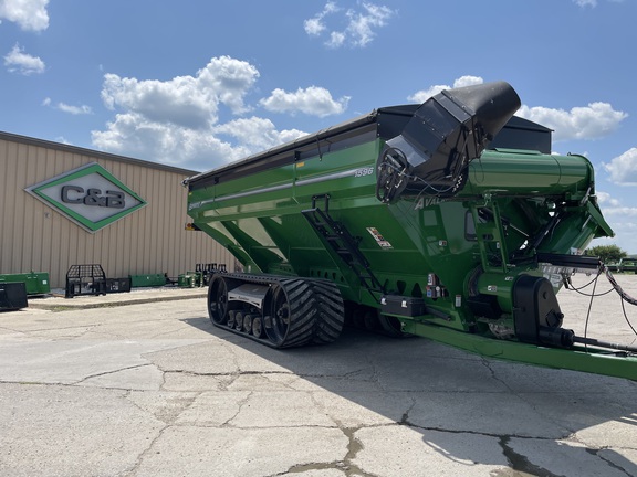 2022 Brent 1596 Grain Cart