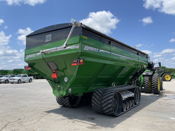 2022 Brent 1596 Grain Cart