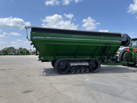 2022 Brent 1596 Grain Cart