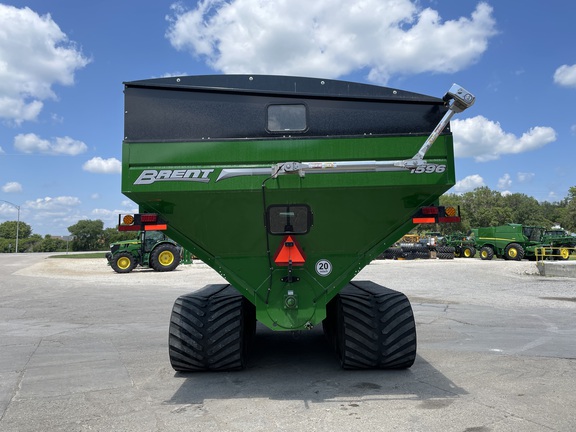 2022 Brent 1596 Grain Cart