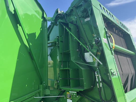 2020 John Deere 560M Baler/Round