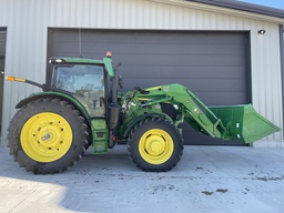 2022 John Deere 640R Loader