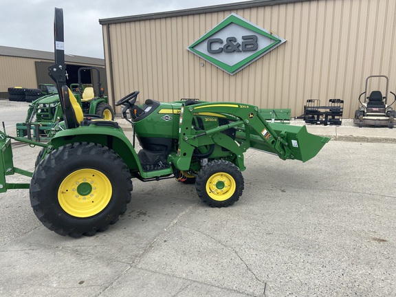 2023 John Deere 3033R Tractor Compact