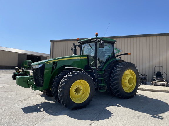 2014 John Deere 8370R Tractor