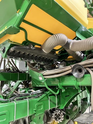 2022 John Deere 1795 Planter