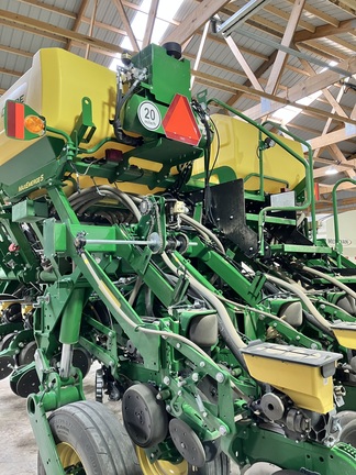 2022 John Deere 1795 Planter