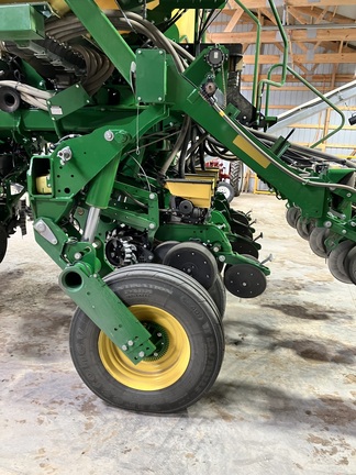 2022 John Deere 1795 Planter