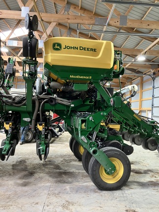 2022 John Deere 1795 Planter