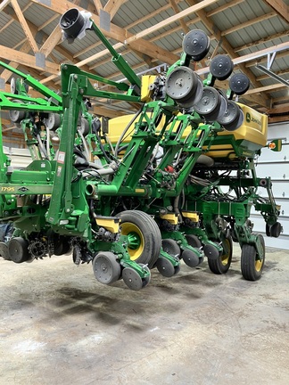 2022 John Deere 1795 Planter