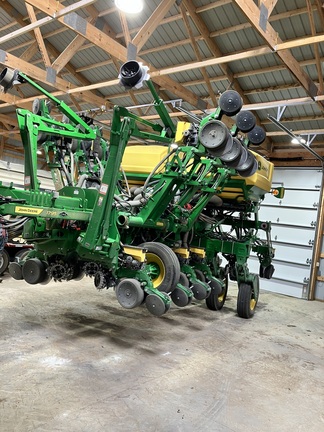 2022 John Deere 1795 Planter