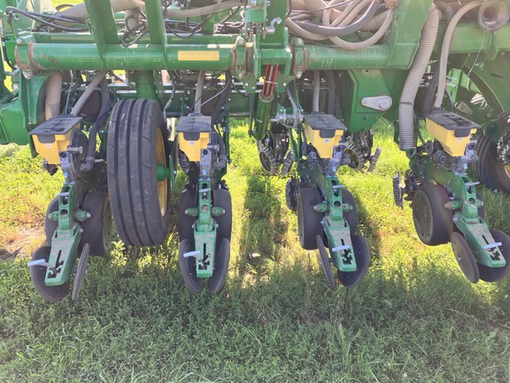 2022 John Deere 1795 Planter