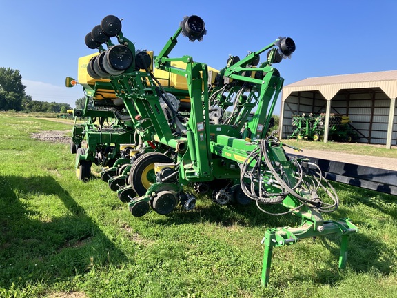 2022 John Deere 1795 Planter