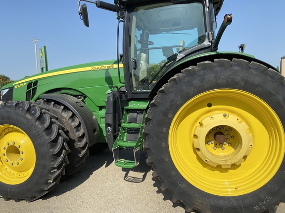 2014 John Deere 8320R Tractor