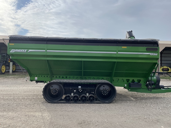 2021 Brent 1596 Grain Cart