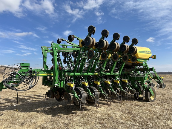 2021 John Deere 1795 Planter