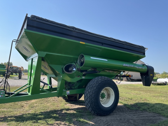 2010 Brent 882 Grain Cart