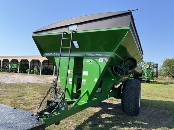 2010 Brent 882 Grain Cart