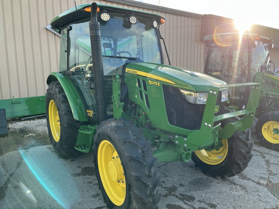 2018 John Deere 5075E Tractor