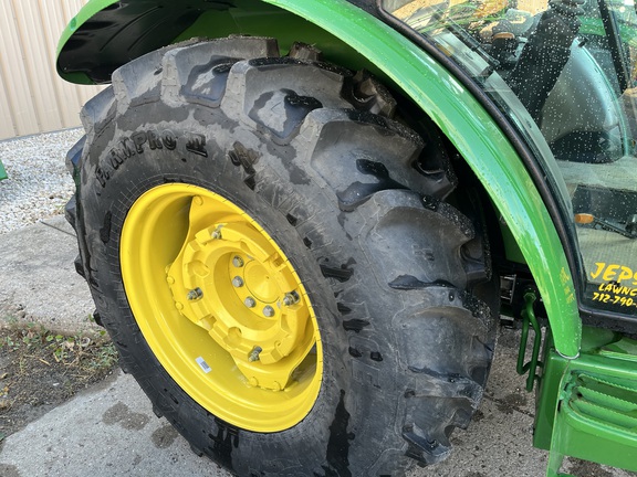 2018 John Deere 5075E Tractor