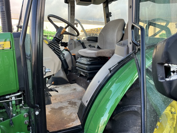 2018 John Deere 5075E Tractor