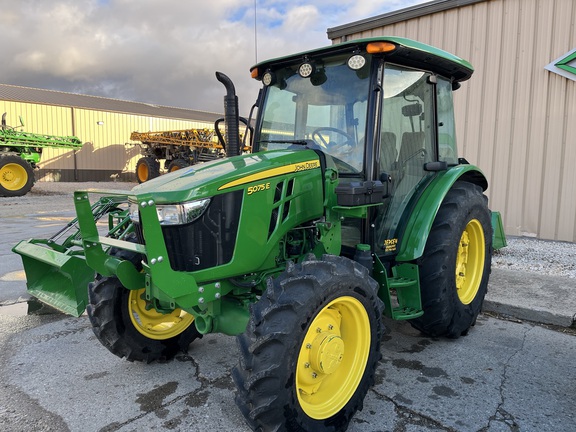 2018 John Deere 5075E Tractor