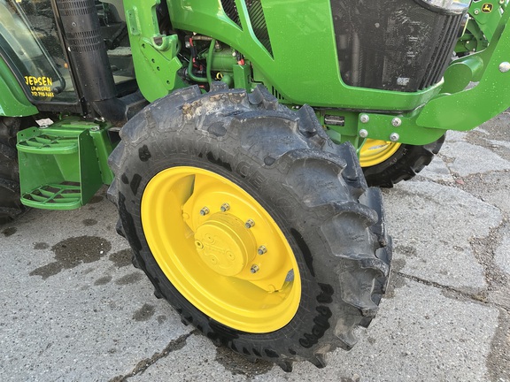 2018 John Deere 5075E Tractor