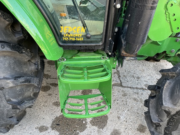 2018 John Deere 5075E Tractor