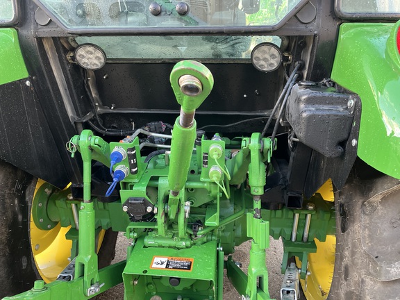 2018 John Deere 5075E Tractor