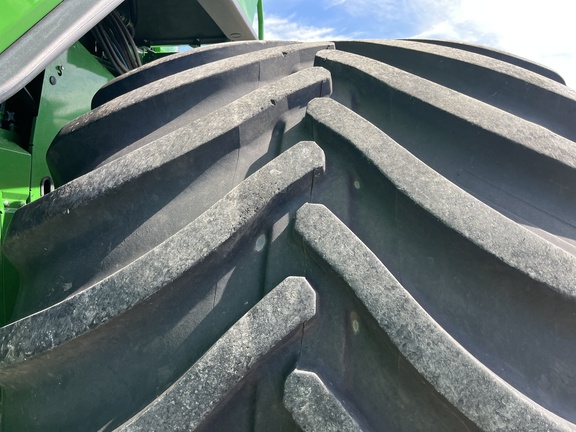 2022 John Deere X9 1000 Combine