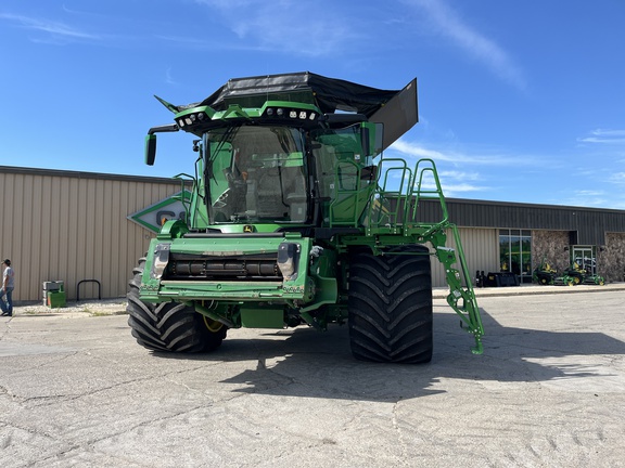2022 John Deere X9 1000 Combine