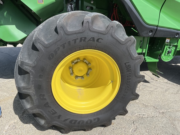 2022 John Deere X9 1000 Combine