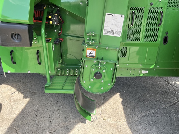 2022 John Deere X9 1000 Combine