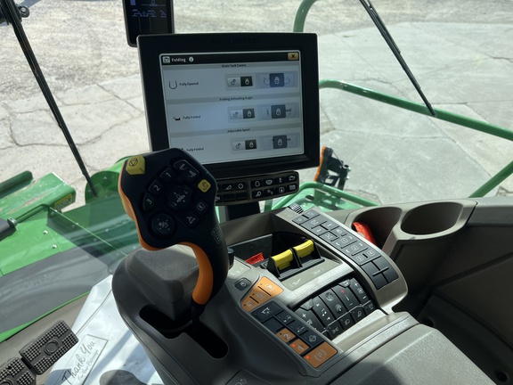 2022 John Deere X9 1000 Combine