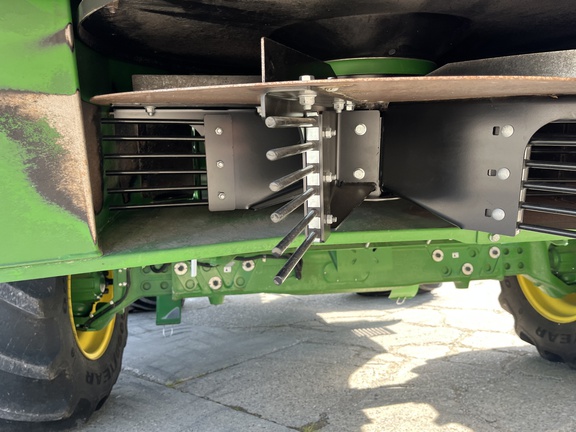 2022 John Deere X9 1000 Combine