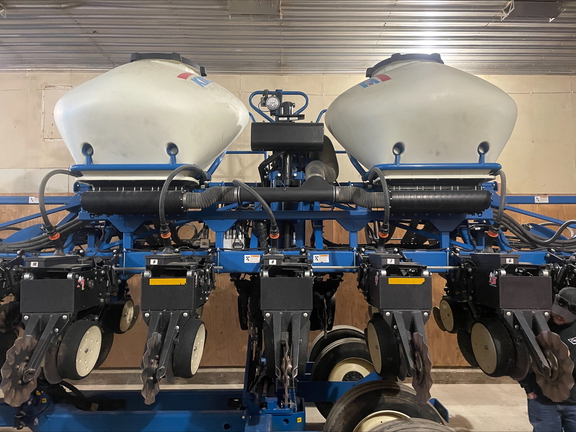 2014 Kinze 3600 Planter