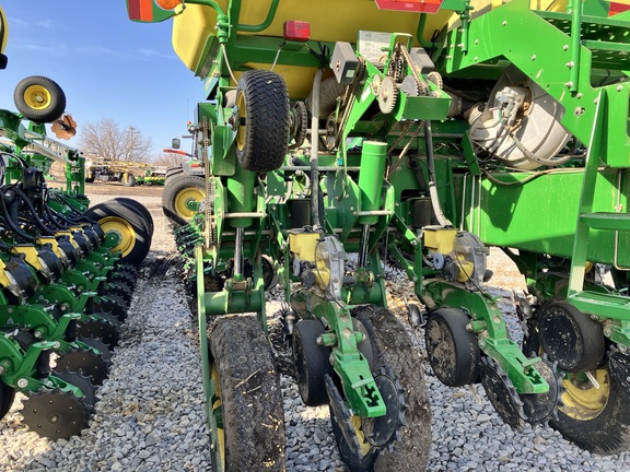 2008 John Deere 1770NT CCS Planter