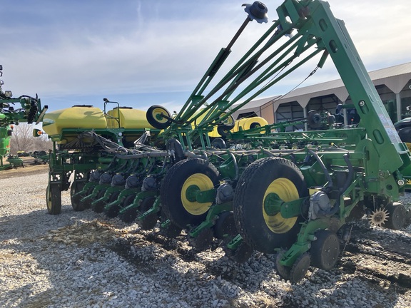 2008 John Deere 1770NT CCS Planter