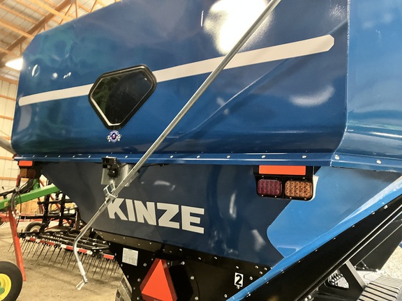 2021 Kinze 1305 Grain Cart