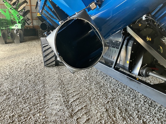 2021 Kinze 1305 Grain Cart