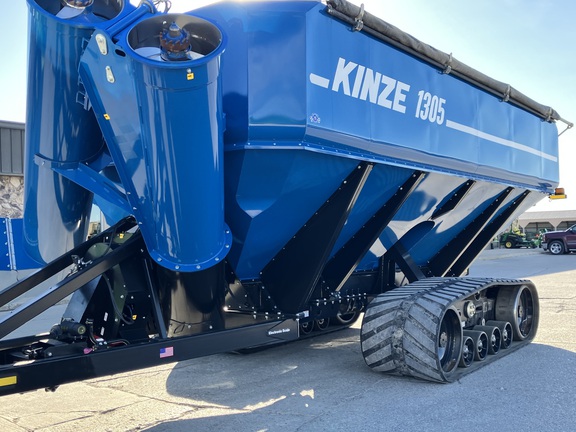 2021 Kinze 1305 Grain Cart