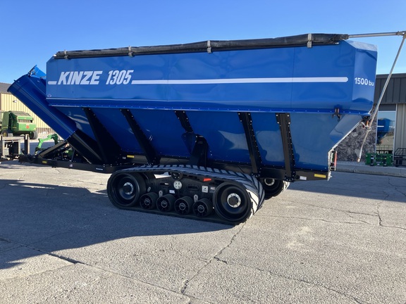 2021 Kinze 1305 Grain Cart